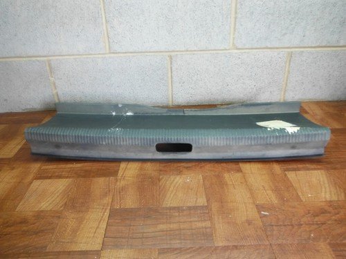 06-10 VW PASSAT TRUNK REAR TRIM LATCH PANEL COVER BODY PLASTIC PLATE