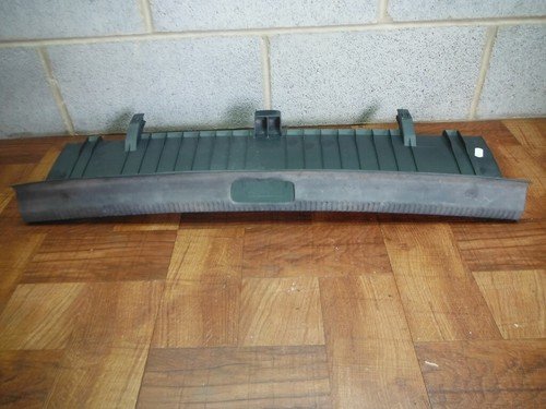 06-10 VW PASSAT TRUNK REAR TRIM LATCH PANEL COVER BODY PLASTIC PLATE - Image 3