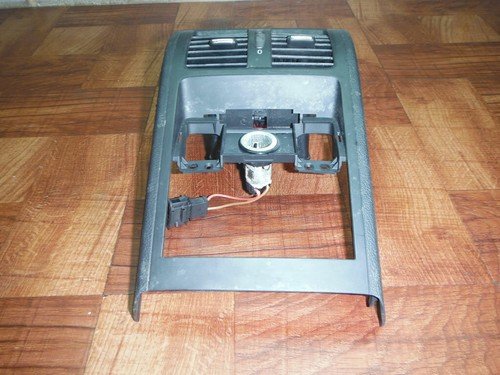 06-10 VW PASSAT CC Rear Center air vent panel console trim panel cover - Image 2