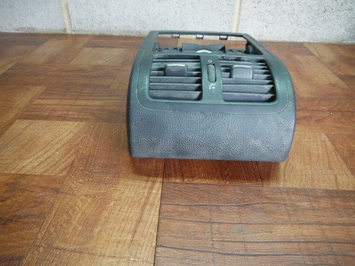 06-10 VW PASSAT CC Rear Center air vent panel console trim panel cover - Image 3