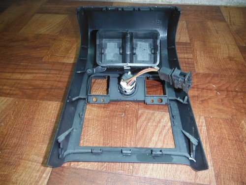 06-10 VW PASSAT CC Rear Center air vent panel console trim panel cover - Image 7