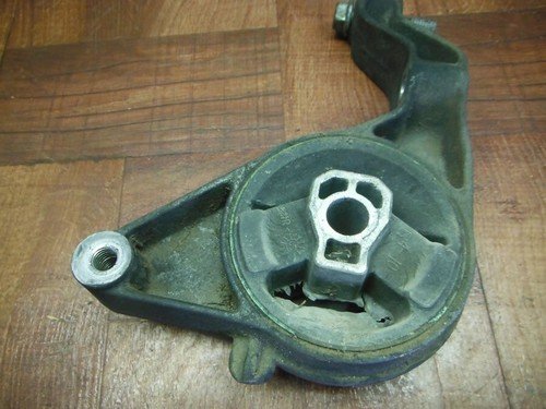 05-10 COBALT COUPE PONTIAC G5 GM OEM Engine Motor Mount Torque Strut - Image 2