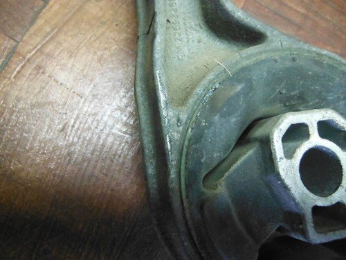 05-10 COBALT COUPE PONTIAC G5 GM OEM Engine Motor Mount Torque Strut - Image 5