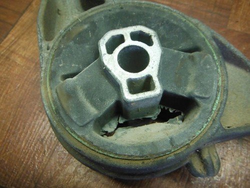 05-10 COBALT COUPE PONTIAC G5 GM OEM Engine Motor Mount Torque Strut - Image 6