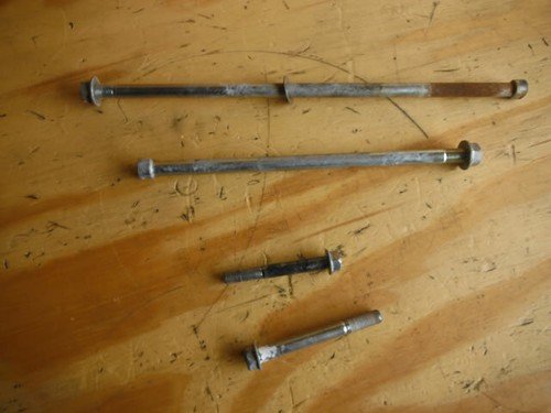 02 VTR1000F VTR1000 ENGINE MOUNT BOLT AXLE AXEL SUPERHAWK HONDA