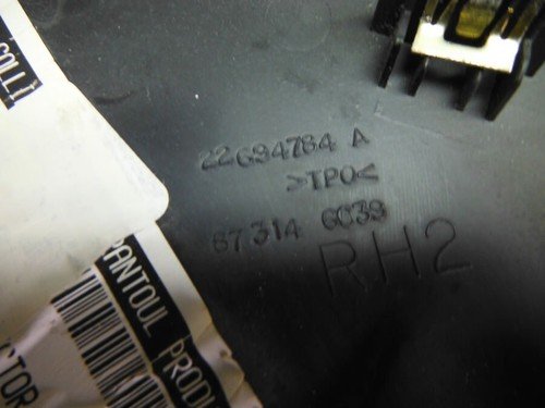 05-10 CHEVROLET COBALT Dash right Side Cover End Cap Ebony - Image 4