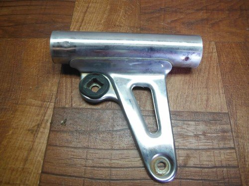 83 SUZUKI GR 650 GR650 TEMPTER HEADLIGHT HEAD LIGHT MOUNT BRACKET - Image 2