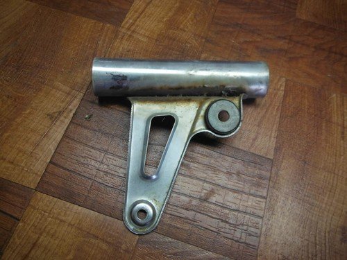 83 SUZUKI GR 650 GR650 TEMPTER HEADLIGHT HEAD LIGHT MOUNT BRACKET - Image 3