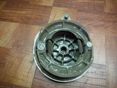 83 SUZUKI GR 650 GR650 BRAKE DRUM - Image 4