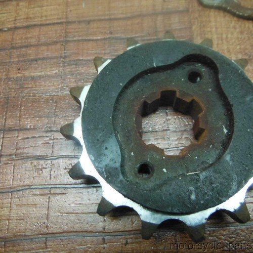 honda 84-86 interceptor 500 1984 1985 v30 magna OEM FRONT SPROCKET - Image 2