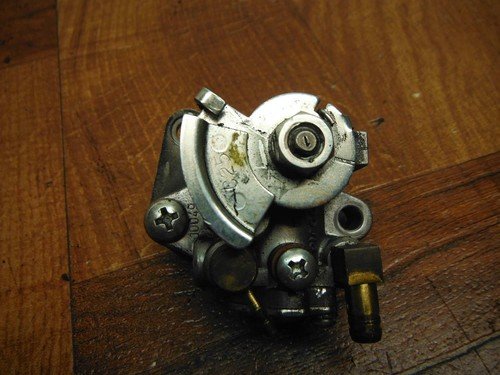 2013 aprilia sr50 sr50r SR 50 R ENGINE OIL PUMP W GEAR - Image 8