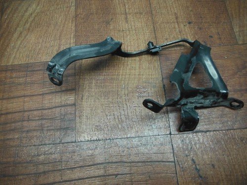 2015 13-16 triumph street triple RADIATOR MOUNT BACKET LEFT STAY COWL