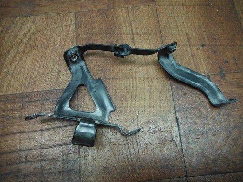 2015 13-16 triumph street triple RADIATOR MOUNT BACKET LEFT STAY COWL - Image 2