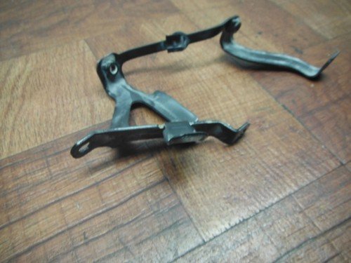 2015 13-16 triumph street triple RADIATOR MOUNT BACKET LEFT STAY COWL - Image 3