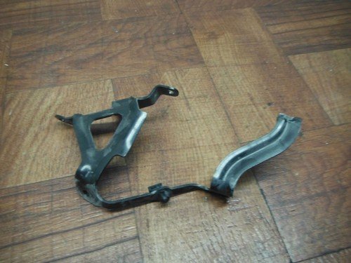 2015 13-16 triumph street triple RADIATOR MOUNT BACKET LEFT STAY COWL - Image 4
