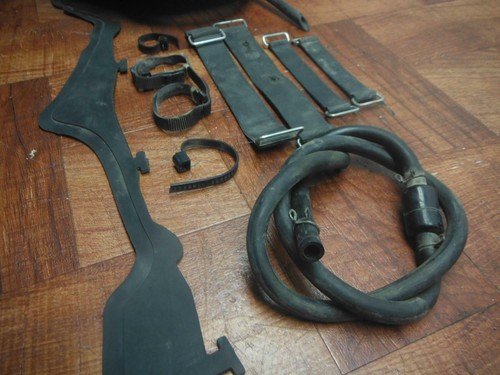 yamaha 1993 1994 gts1000a TAIL UNDERTAIL BATTERY BAND MISC HOLDER - Image 4