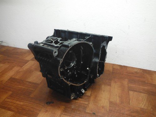 2015 13-16 triumph street triple ENGINE CRANKCASE CRANK CASE CYLINDER - Image 2