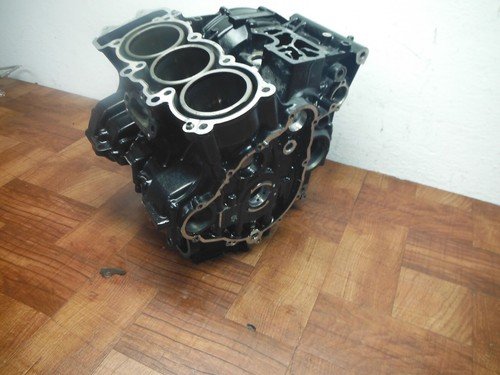 2015 13-16 triumph street triple ENGINE CRANKCASE CRANK CASE CYLINDER - Image 6