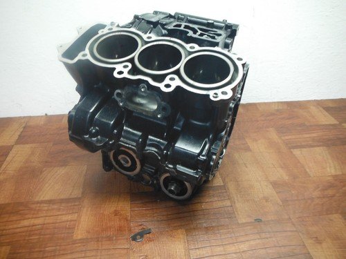 2015 13-16 triumph street triple ENGINE CRANKCASE CRANK CASE CYLINDER - Image 7