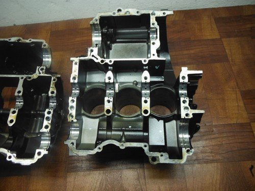 2015 13-16 triumph street triple ENGINE CRANKCASE CRANK CASE CYLINDER - Image 11