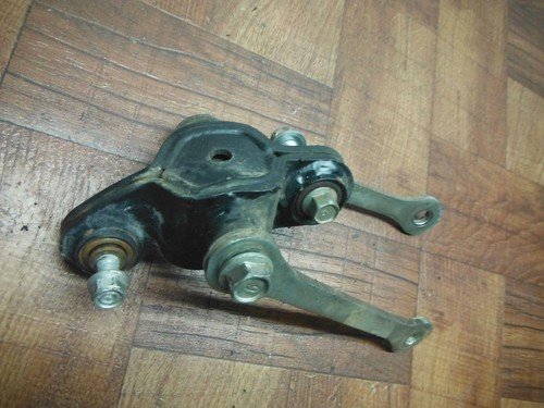 04-09 suzuki GS gs500f REAR DOGBONE SHOCK LINKAGE LINK 62601-0BE00 62641-01D02 - Image 5