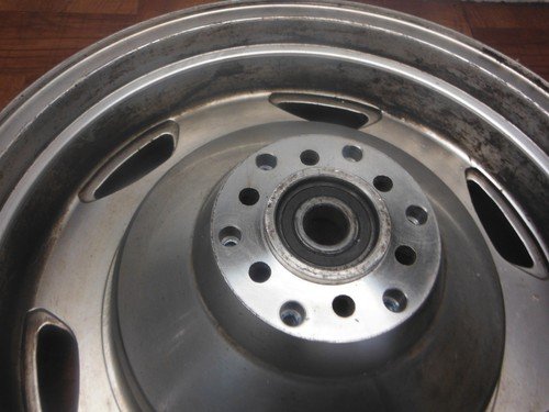 2005 suzuki boulevard C90 VL1500 REAR BACK WHEEL RIM - Image 2