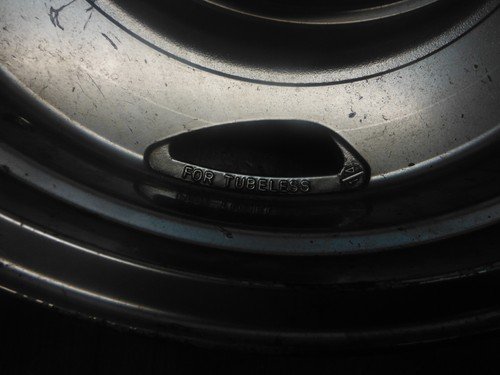 2005 suzuki boulevard C90 VL1500 REAR BACK WHEEL RIM - Image 7