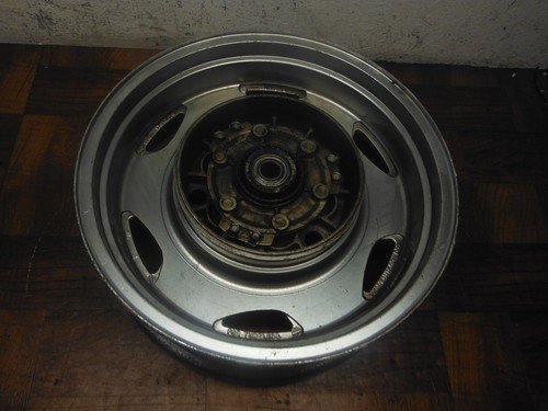 2005 suzuki boulevard C90 VL1500 REAR BACK WHEEL RIM - Image 10
