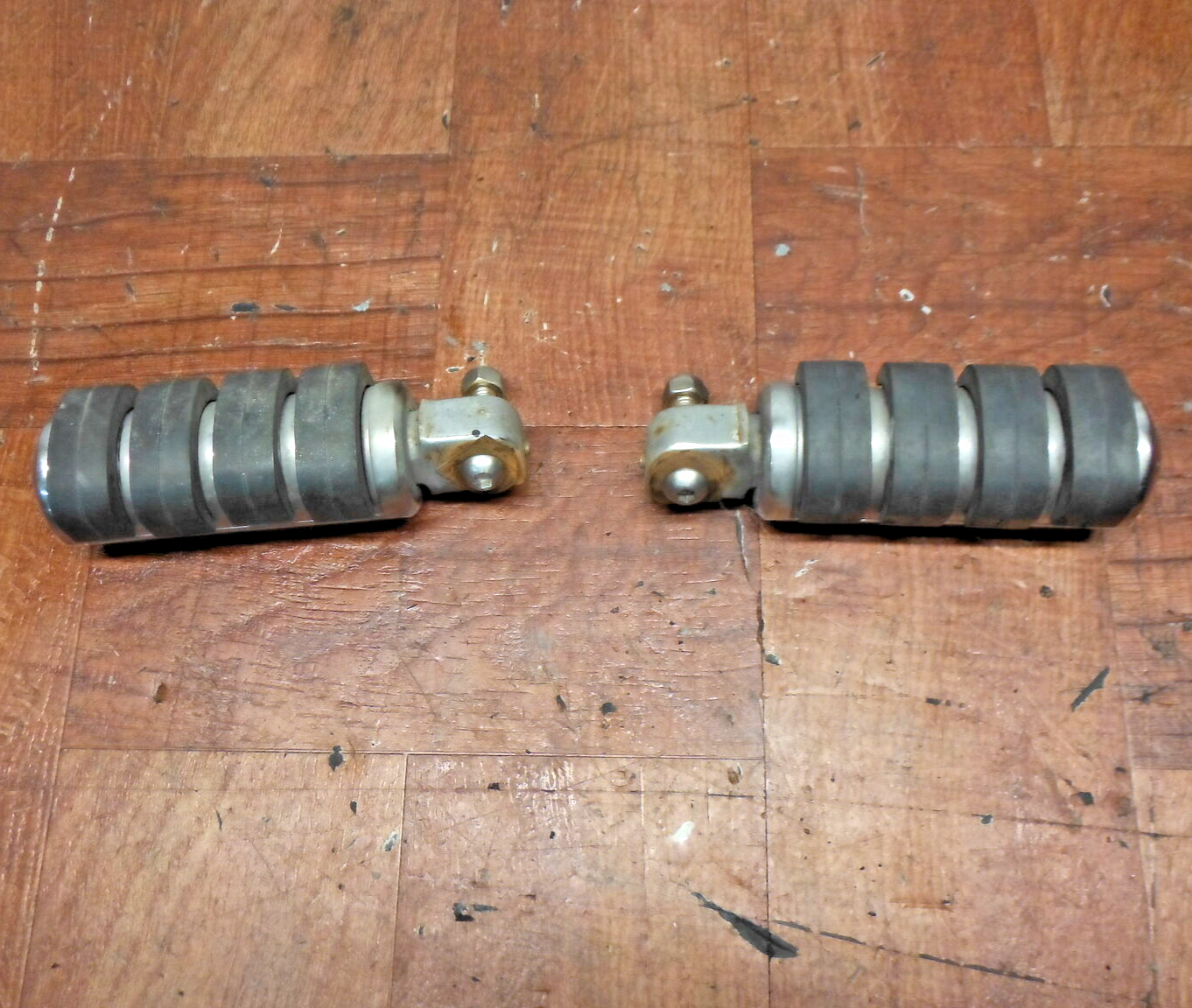 2003 honda VTX1800 vtx1800r REAR FOOT RESTS PEGS STEPS SET PAIR