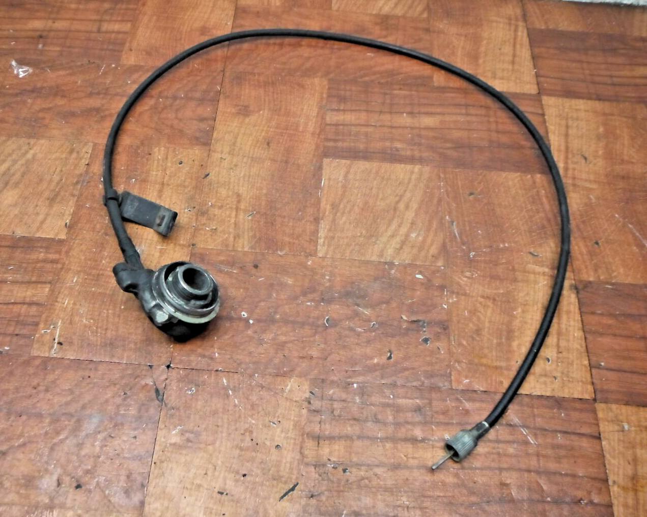 bmw r1150r r1150rs r1150rt r1150rt-p SPEEDOMETER DRIVE GEAR cable 62127650348