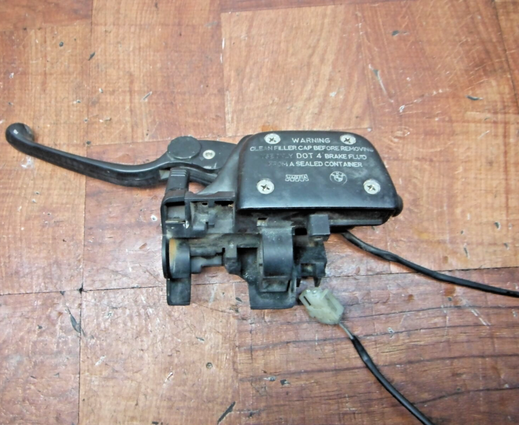 bmw R1100 R1150 HYDRAULIC CLUTCH MASTER CYLINDER w/Lever 32717657183