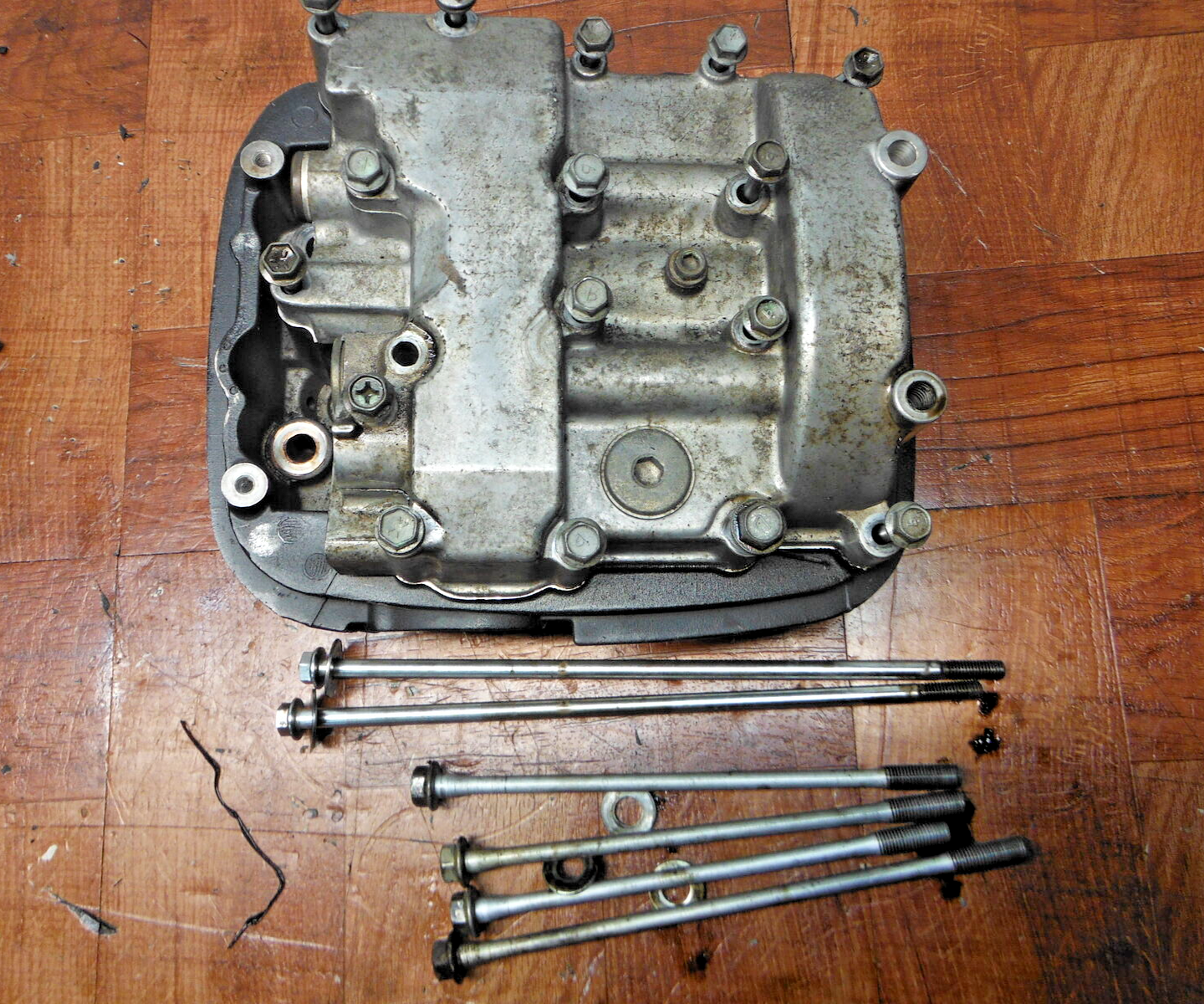 2005 suzuki boulevard VL1500 C90 ENGINE TOP END CYLINDER HEAD REAR