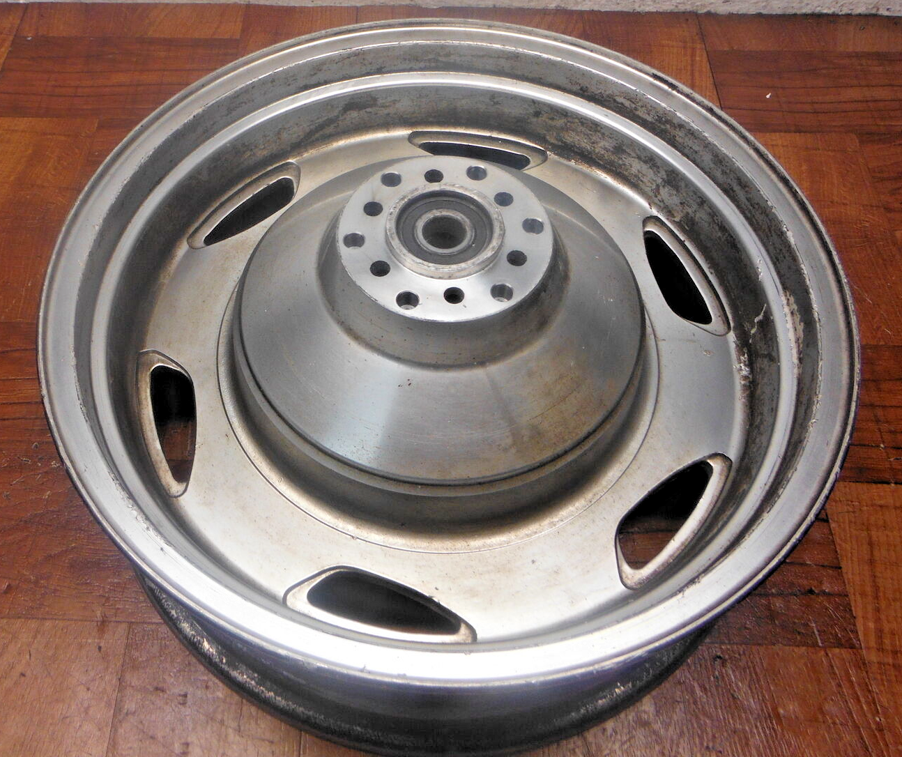 2005 suzuki boulevard C90 VL1500 REAR BACK WHEEL RIM