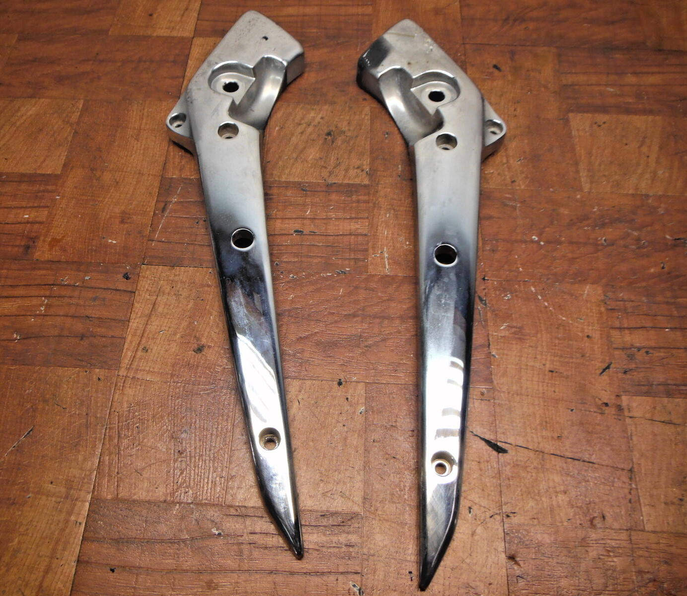 honda REAR FENDER CHROME GRAB RAIL 77330-MCV-000 77340-MCV-000