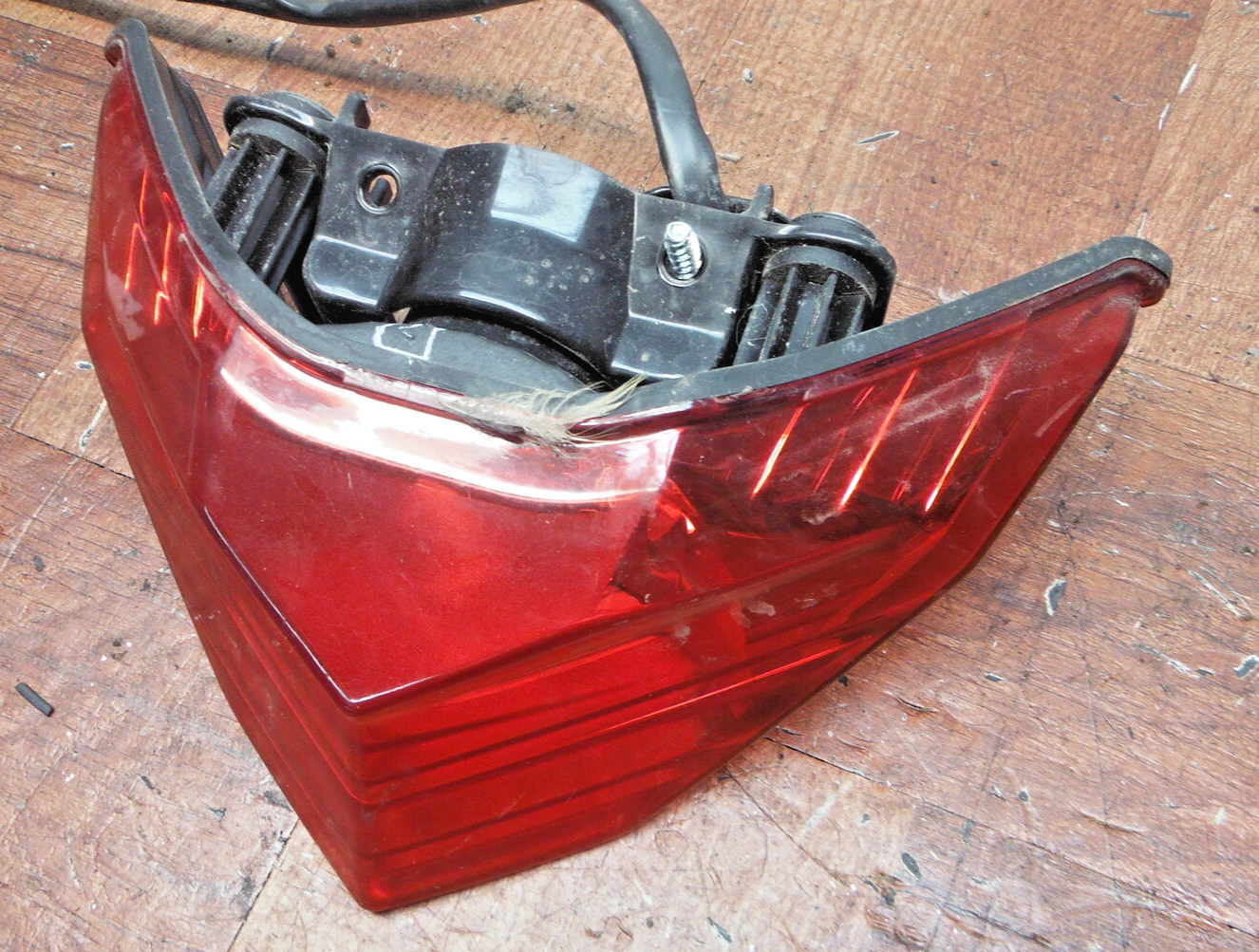 13-17 kawasaki EX300 ninja 300 REAR TAIL TAILLIGHT BACK BRAKE LIGHT 23025-0326