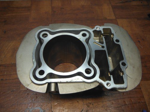 2003 honda vtx1800r ENGINE MOTOR PISTON CYLINDER BLOCK JUG FRONT - Image 10