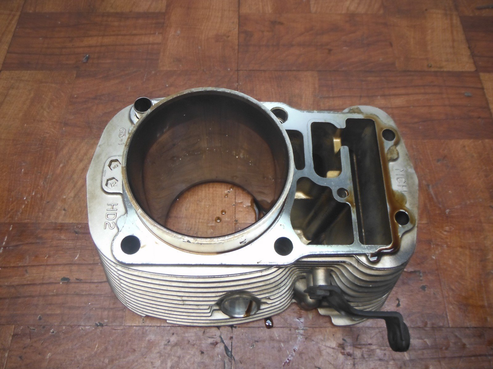 2003 honda vtx1800r OEM ENGINE MOTOR PISTON CYLINDER BLOCK JUG REAR - Image 9